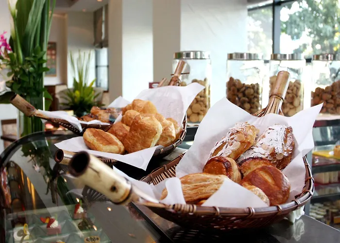 ホテル Hyatt Regency Suvarnabhumi Airport 4*